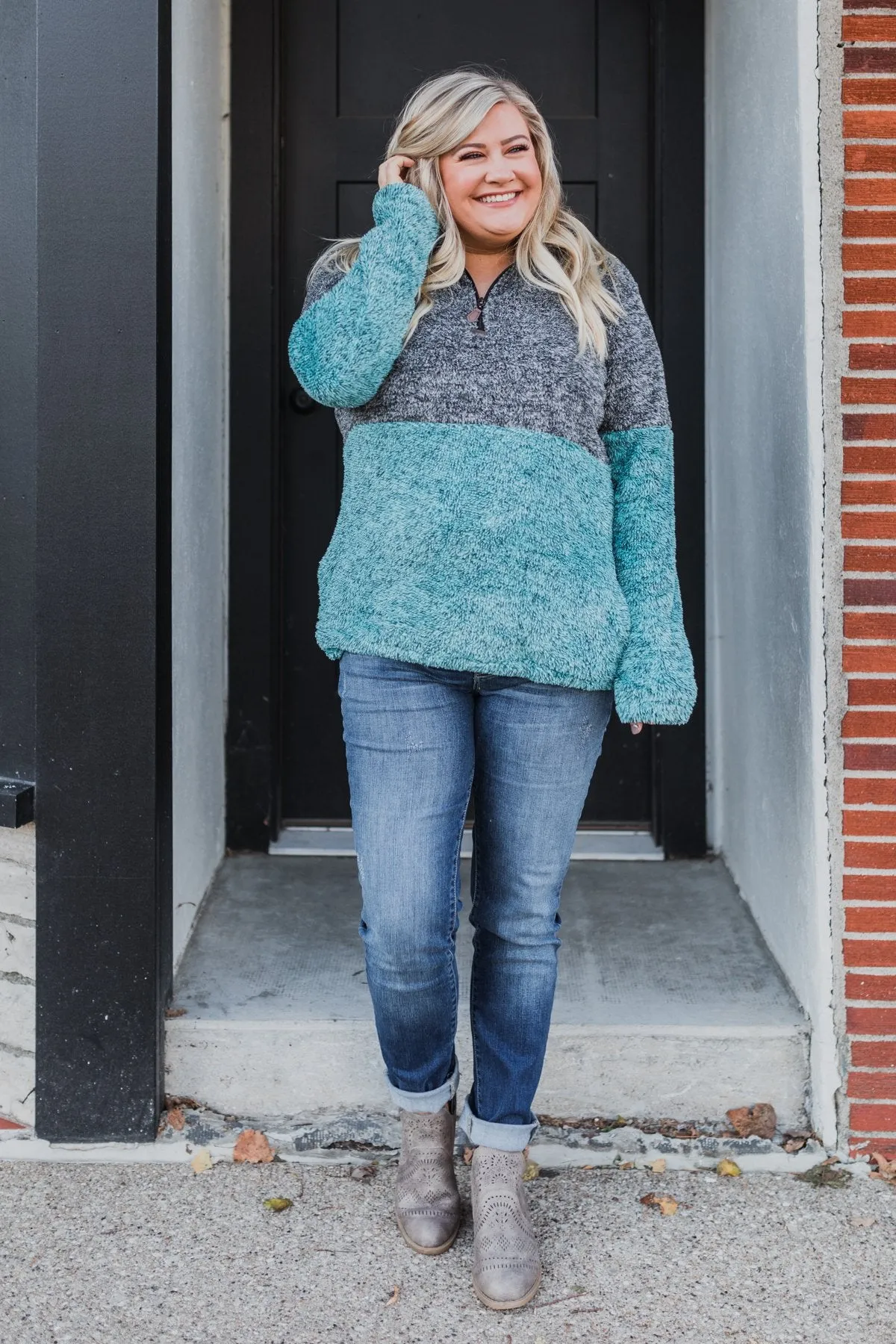 Adjustable Band Color Block Sherpa- Charcoal & Turquoise