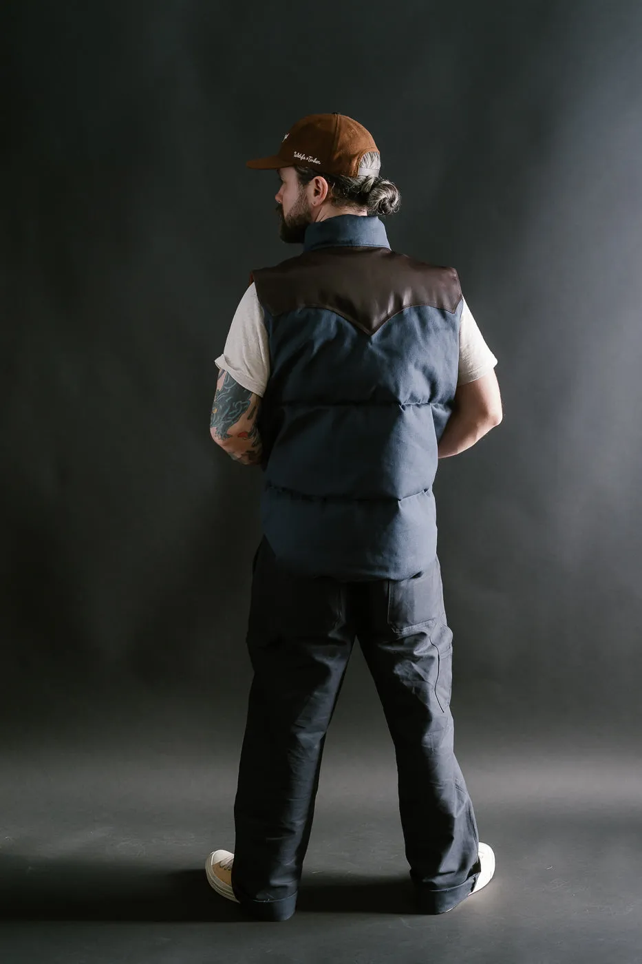 Lot 2223 - Rocky Mountain x Warehouse Canvas Down Vest - Navy