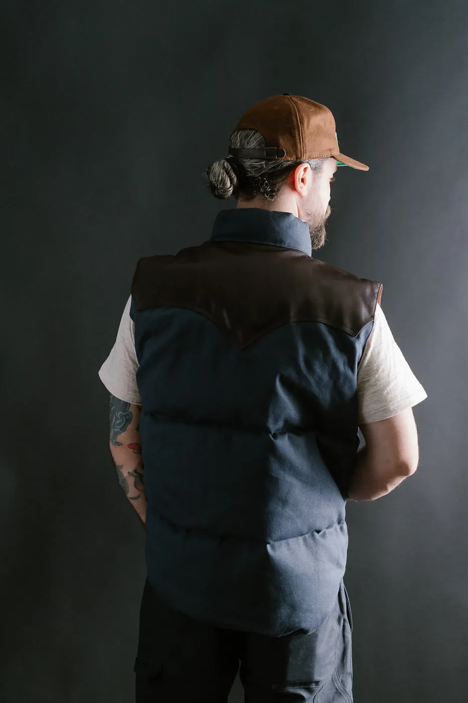 Lot 2223 - Rocky Mountain x Warehouse Canvas Down Vest - Navy