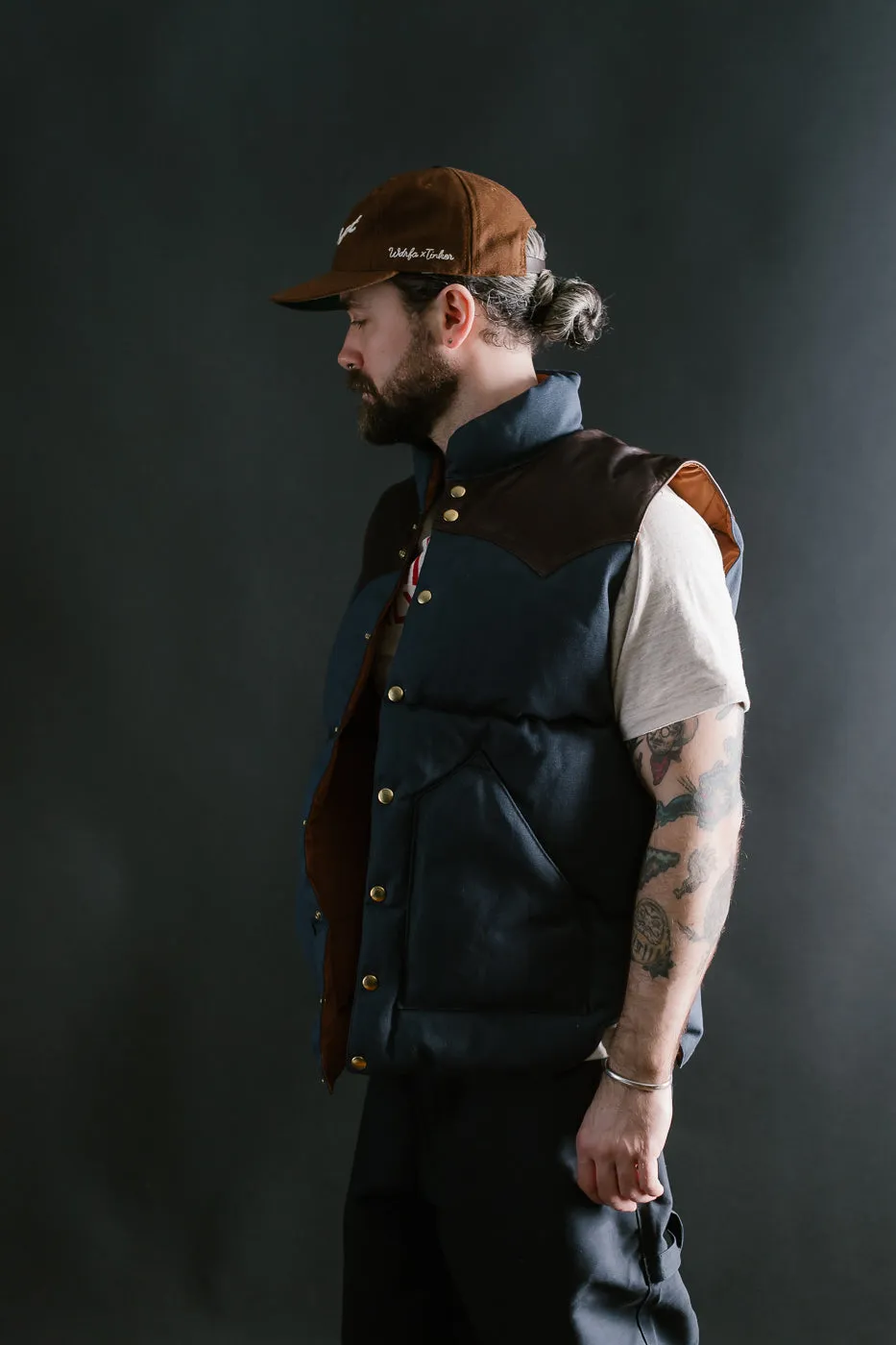 Lot 2223 - Rocky Mountain x Warehouse Canvas Down Vest - Navy