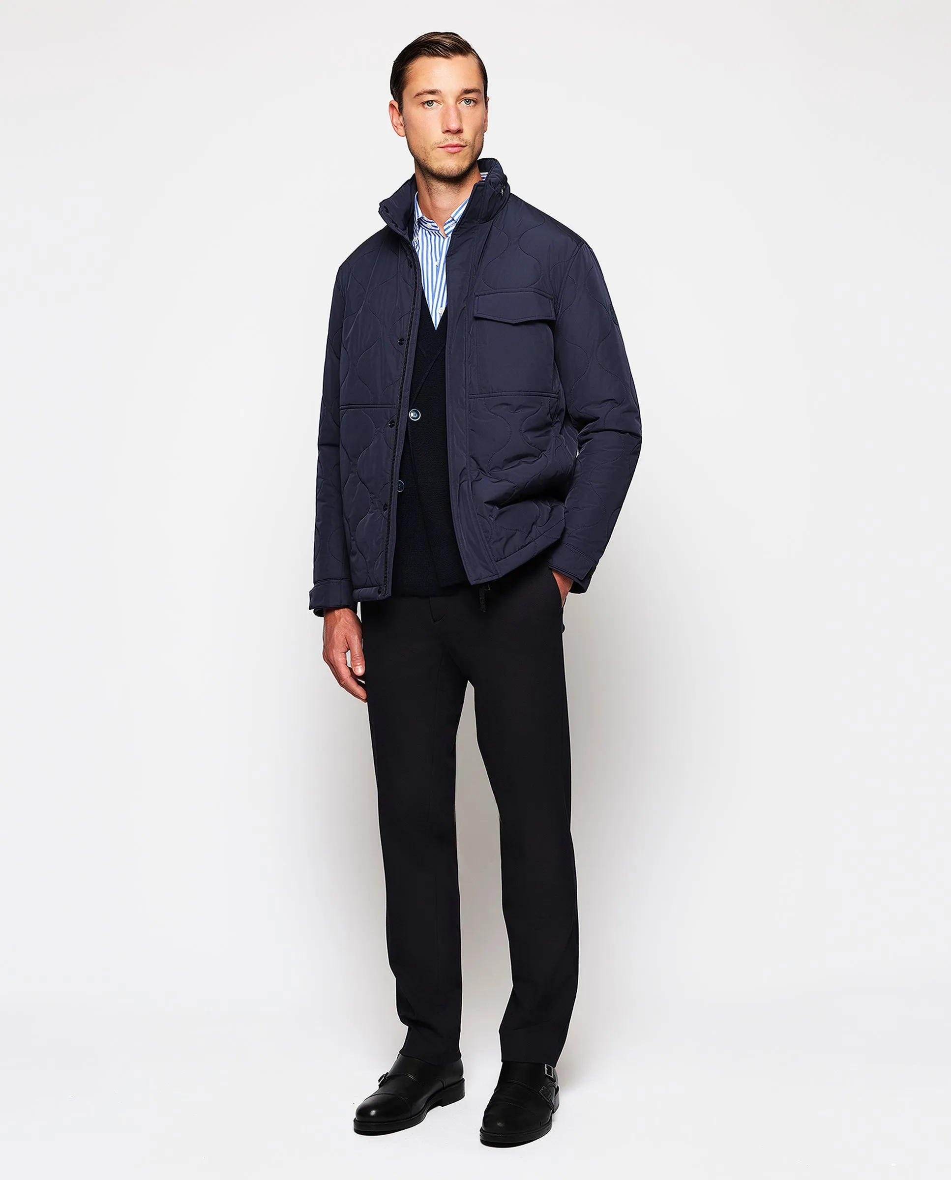 Parka corta acolchada azul marino