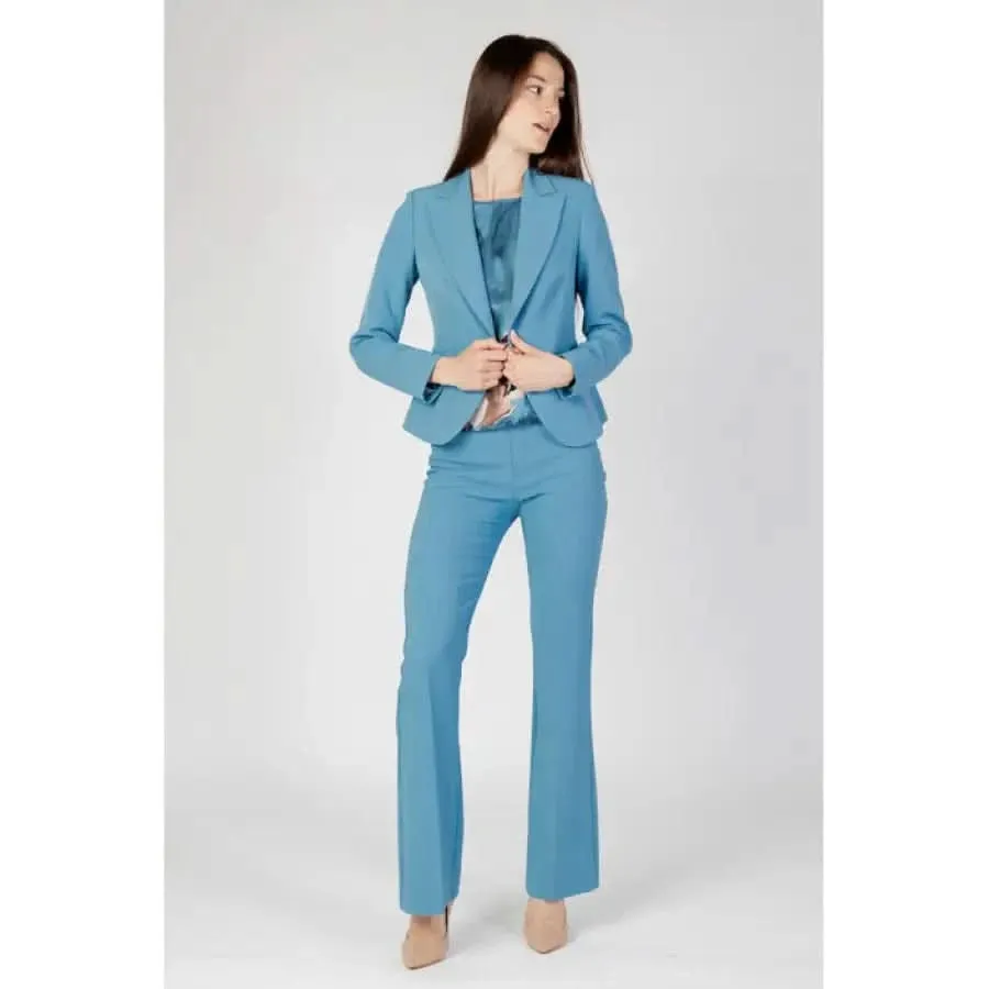 Rinascimento Turquoise Blazer with Button and Lapel Collar