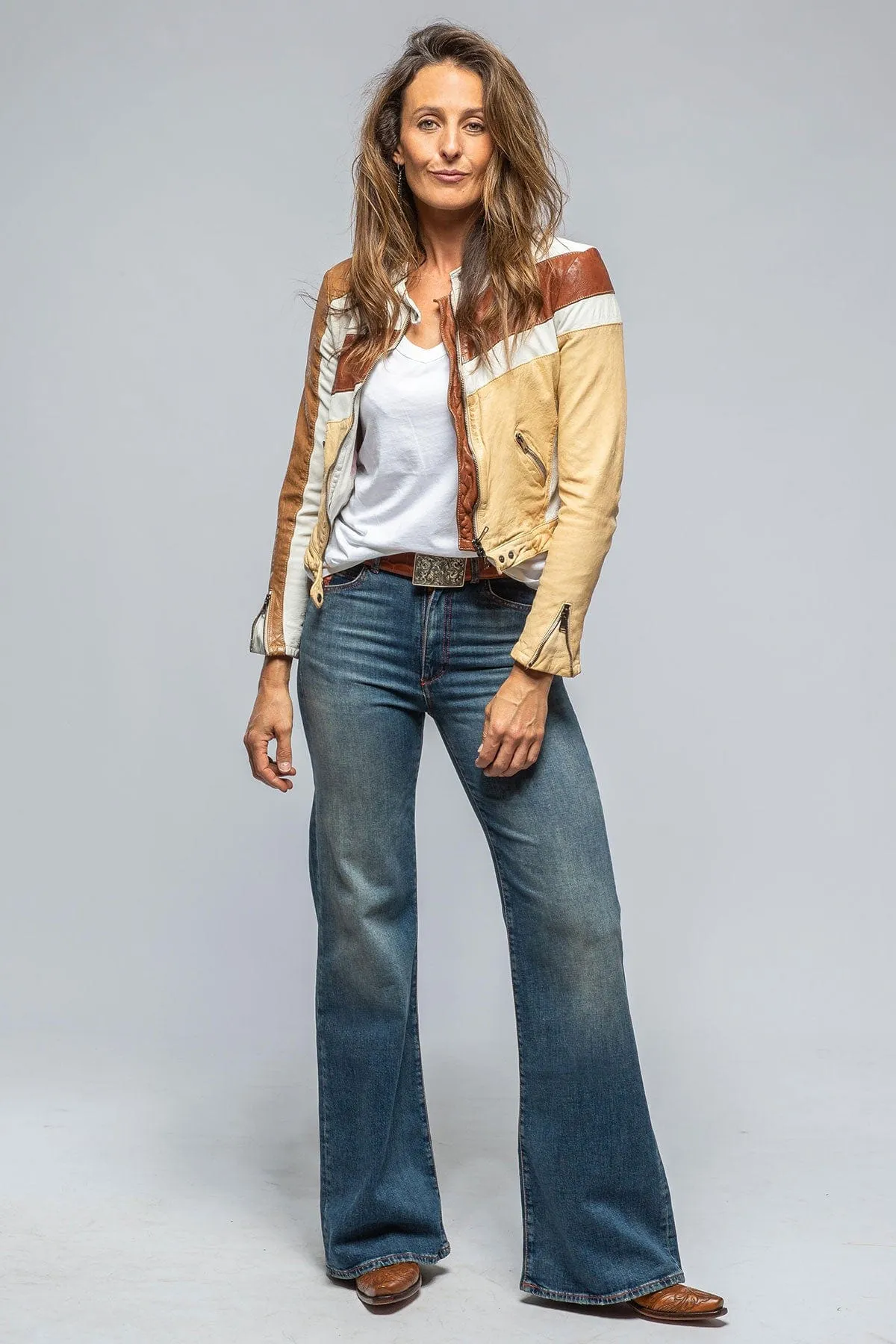 Vespa Jkt In Beige, White, Chocolate