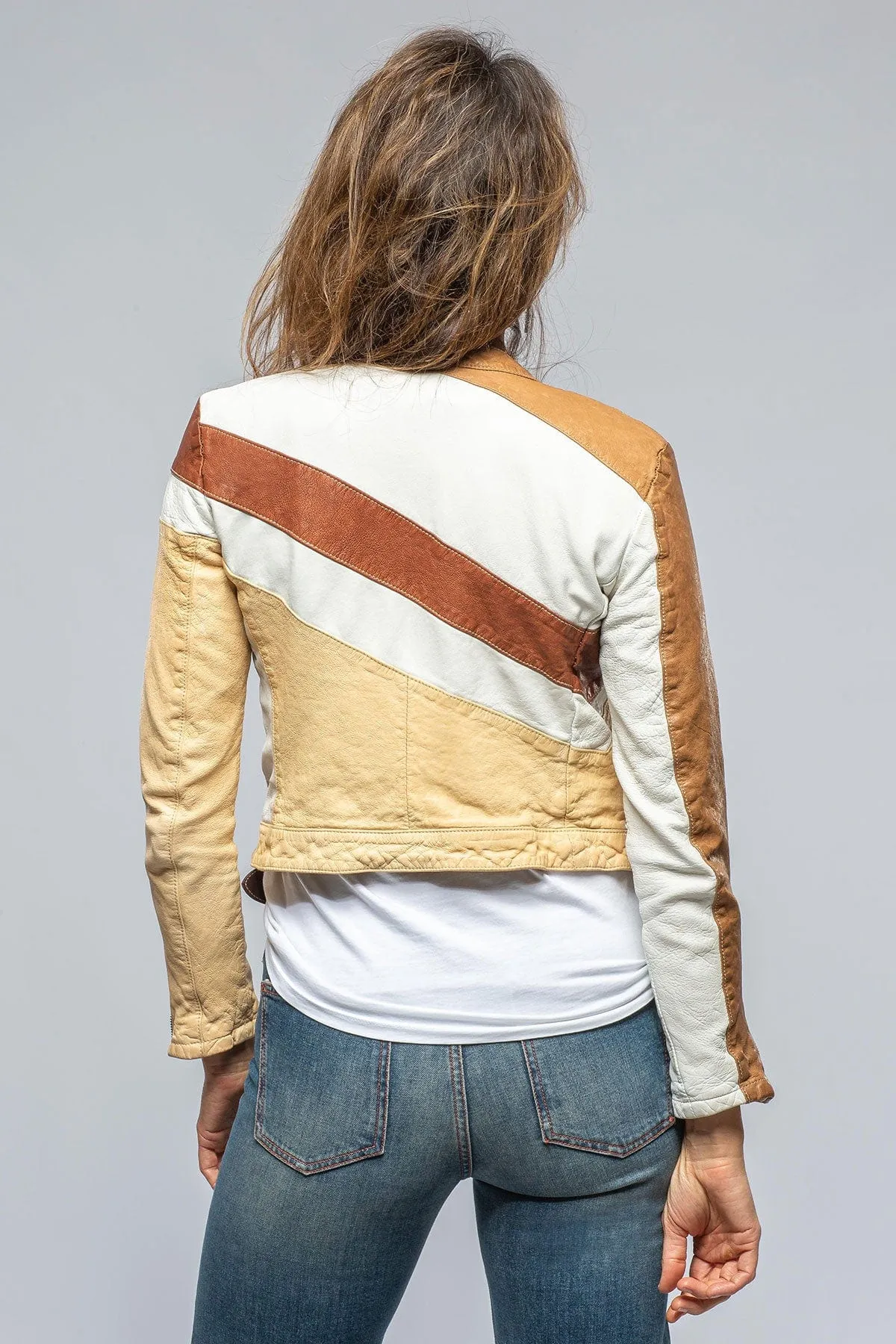 Vespa Jkt In Beige, White, Chocolate